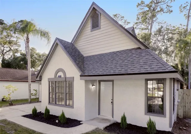 Photo 3 of Single family home for sale at 950 Woodrose Ct, Altamonte Springs, FL 32714 | MLS# O6452227 | Listing updated on 2026-10-27