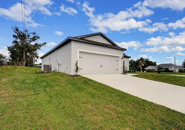 Photo 2 of Single family home for sale at 2768 Fayson Cir, Deltona, FL 32738 | MLS# V4951965 | Listing updated on 2026-10-26