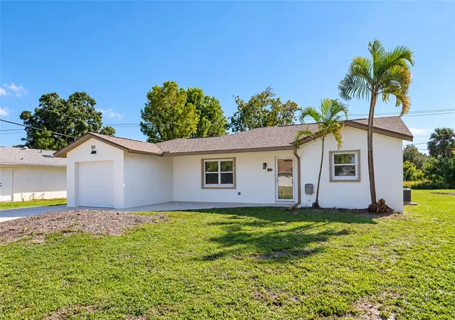 Photo 2 of Single family home for sale at 102 Sandhurst Dr, Venice, FL 34293 | MLS# A4710612 | Listing updated on 2026-10-24