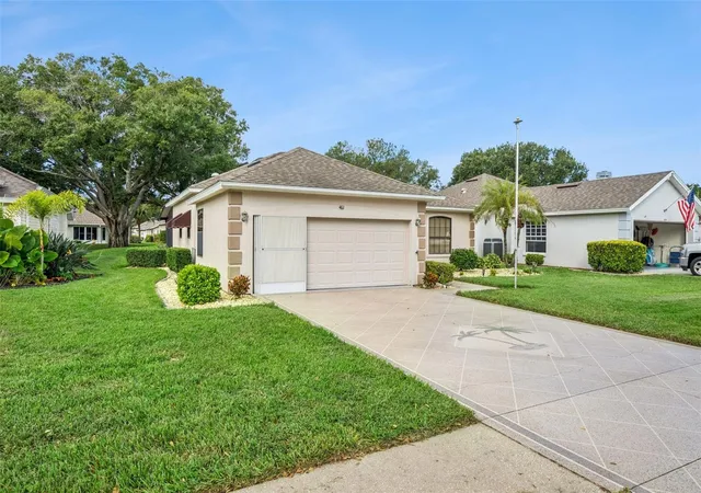 Photo 1 of Single family home for sale at 461 Baytree Blvd, Tavares, FL 32778 | MLS# G5119424 | Listing updated on 2026-10-28