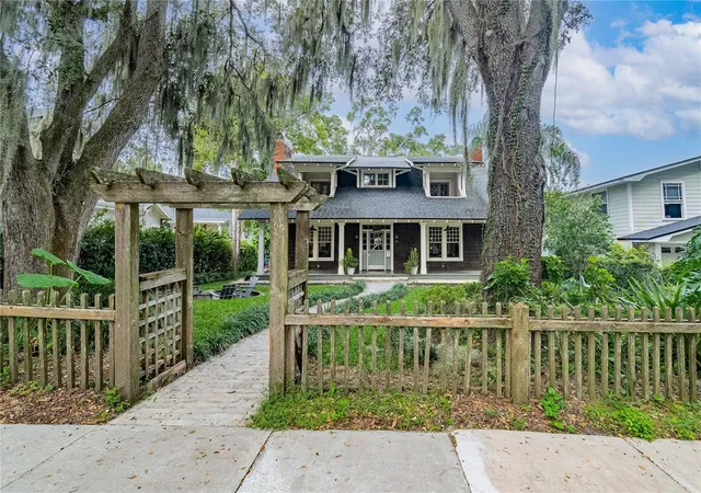 Single family home for sale at 811 Orange Park Ave, LAKELAND, FL 33801 | MLS# L4966000