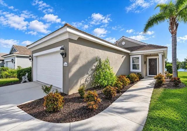 Photo 2 of Single family home for sale at 12660 Sagewood Dr, Venice, FL 34293 | MLS# A4710618 | Listing updated on 2026-10-24