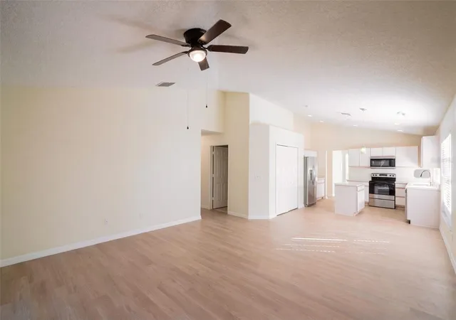 Photo 4 of Single family home for sale at 10437 Sun Villa Blvd, Orlando, FL 32817 | MLS# O6452255 | Listing updated on 2026-10-26