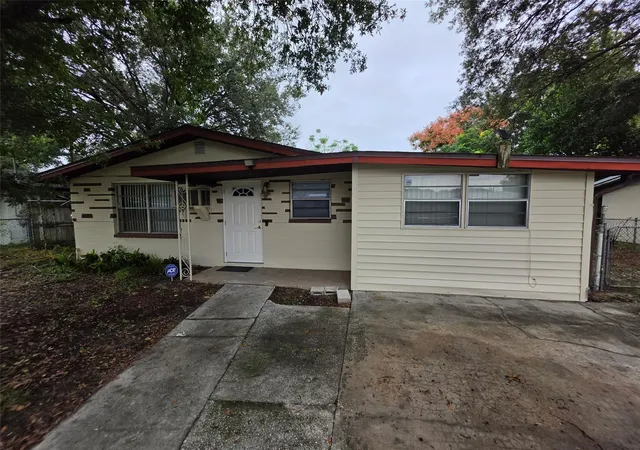 Photo 1 of Single family home for sale at 213 4th Jpv St, Winter Haven, FL 33880 | MLS# L4966002 | Listing updated on 2026-10-29