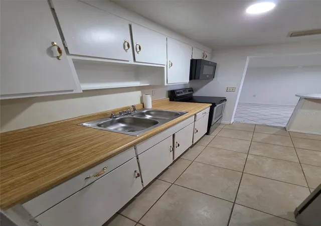 Photo 4 of Single family home for sale at 213 4th Jpv St, Winter Haven, FL 33880 | MLS# L4966002 | Listing updated on 2026-10-29