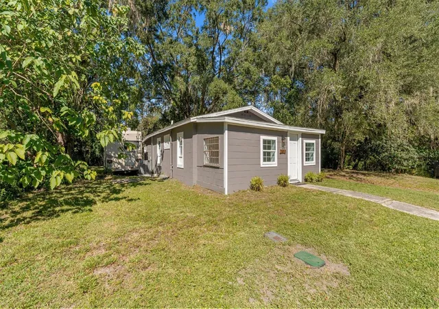 Photo 1 of Single family home for sale at 2410 Ne 3rd Place, Gainesville, FL 32641 | MLS# OM734573 | Listing updated on 2026-10-25