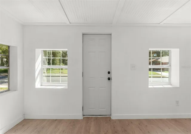 Photo 3 of Single family home for sale at 2410 Ne 3rd Place, Gainesville, FL 32641 | MLS# OM734573 | Listing updated on 2026-10-25