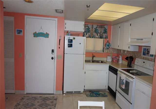 Photo 3 of Condo for sale at 6009 Sea Ranch Dr #214, Hudson, FL 34667 | MLS# W7890585 | Listing updated on 2026-10-23
