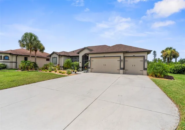 Photo 3 of Single family home for sale at 571 Boundary Blvd, Rotonda West, FL 33947 | MLS# D6149333 | Listing updated on 2026-10-23