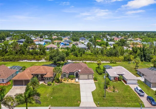 Photo 3 of Single family home for sale at 571 Boundary Blvd, Rotonda West, FL 33947 | MLS# D6149333 | Listing updated on 2026-10-23