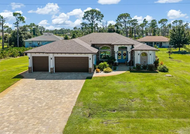 Single family home for sale at 9 Harness Rd, PLACIDA, FL 33946 | MLS# C7532413