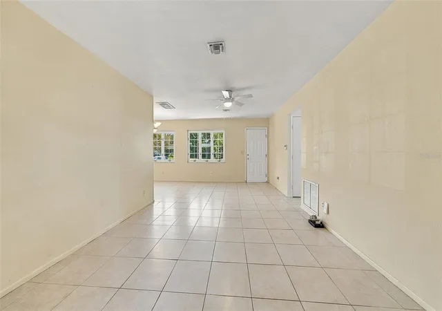 Photo 4 of Single family home for sale at 2465 Hibiscus St, Sarasota, FL 34239 | MLS# A4710630 | Listing updated on 2026-10-29