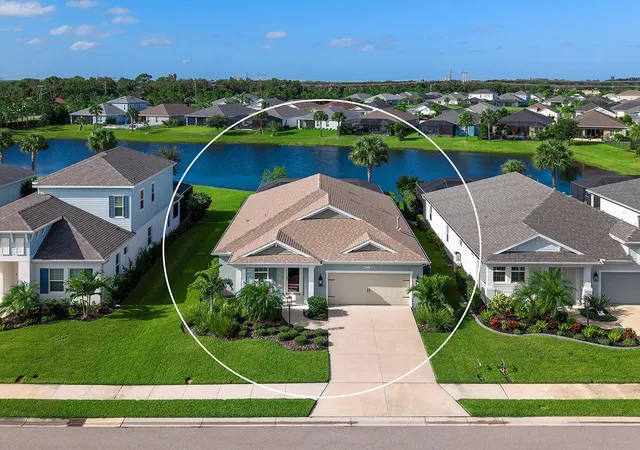 Photo 2 of Single family home for sale at 10727 Crooked Crk Ct, Parrish, FL 34219 | MLS# A4710632 | Listing updated on 2026-10-30