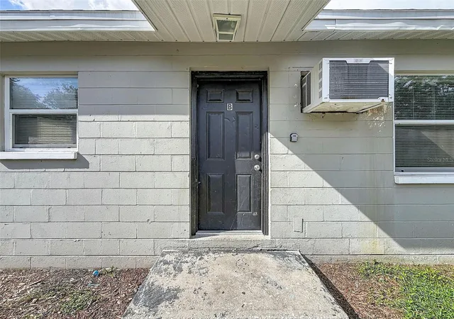 Photo 3 of House for sale at 3216 N 48th Street, Tampa, FL 33605 | MLS# O6452269 | Listing updated on 2026-10-23
