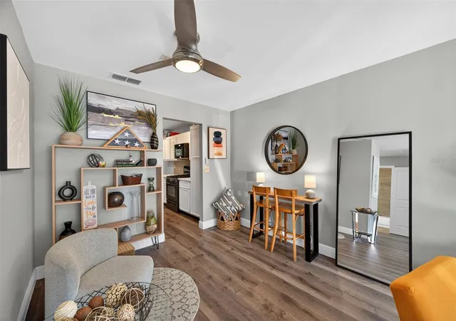 Listing Photo 5 - Condo for sale in building located at 5705 80Th St N, ST PETERSBURG, FL 33709 - Unit #105