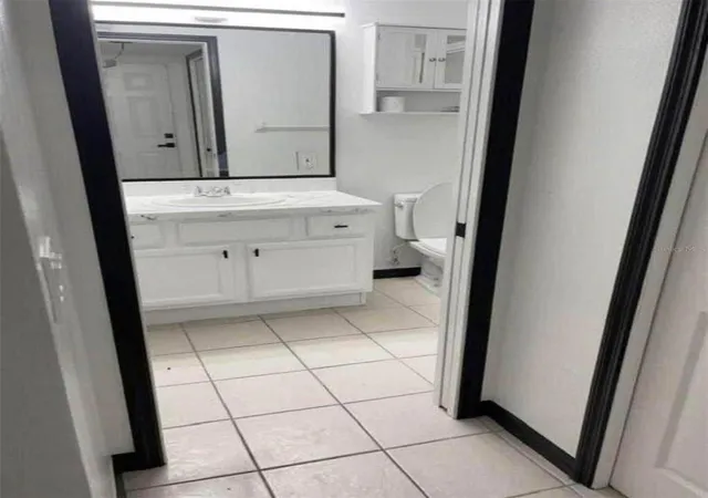 Photo 3 of Single family home for sale at 1725 W Perdiz St, Tampa, FL 33612 | MLS# TB8560960 | Listing updated on 2026-10-27