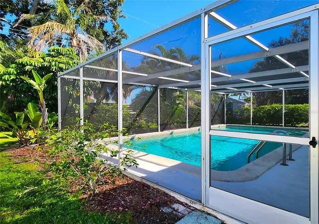 Photo 1 of Single family home for sale at 3143 Lockwood Ter, Sarasota, FL 34231 | MLS# TB8560963 | Listing updated on 2026-10-29