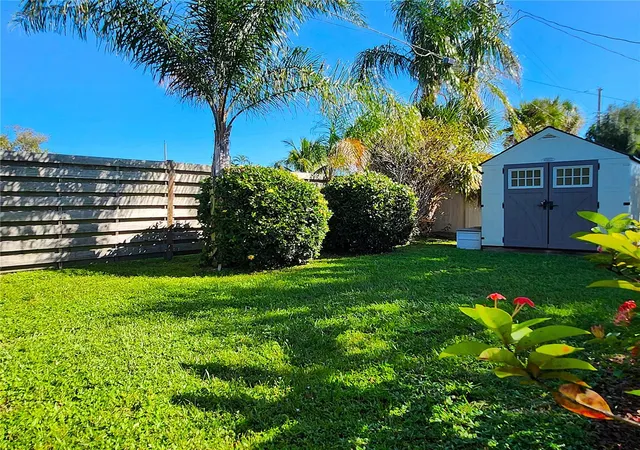 Photo 3 of Single family home for sale at 3143 Lockwood Ter, Sarasota, FL 34231 | MLS# TB8560963 | Listing updated on 2026-10-29