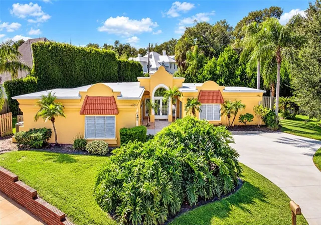 Single family home for sale at 30 Bosarvey Cir, ORMOND BEACH, FL 32176 | MLS# V4951967