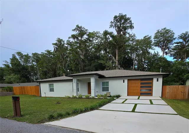 Single family home for sale at 16407 Lake Byrd Dr, TAMPA, FL 33618 | MLS# TB8560965