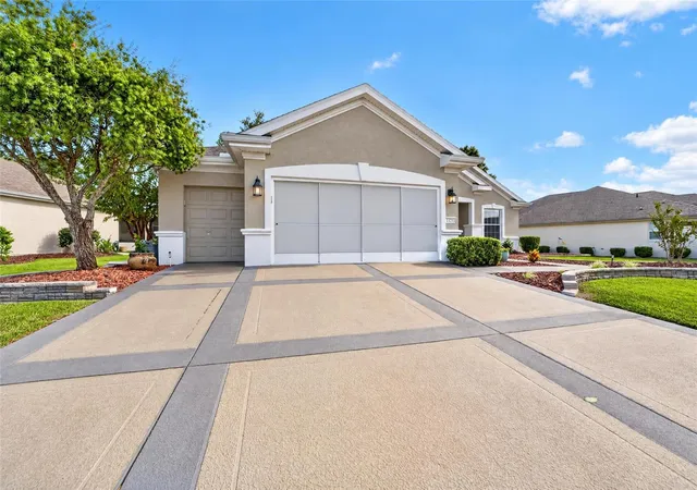 Photo 4 of Single family home for sale at 13233 SE 91st Court Rd, Summerfield, FL 34491 | MLS# OM734579 | Listing updated on 2026-10-28