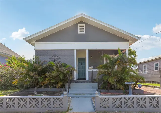 Single family home for sale at 2318 W Cordelia St, TAMPA, FL 33607 | MLS# TB8560974