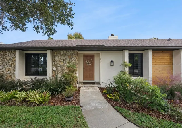 Photo 4 of Single family home for sale at 737 Riverbend Blvd, Longwood, FL 32779 | MLS# O6452293 | Listing updated on 2026-10-28