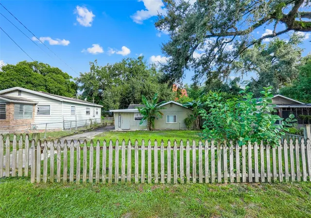 Photo 1 of Single family home for sale at 2015 Page Ave, Orlando, FL 32806 | MLS# G5119428 | Listing updated on 2026-10-29