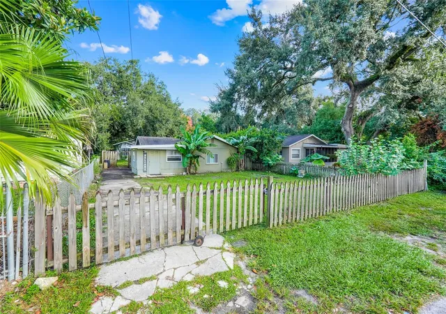 Photo 3 of Single family home for sale at 2015 Page Ave, Orlando, FL 32806 | MLS# G5119428 | Listing updated on 2026-10-29
