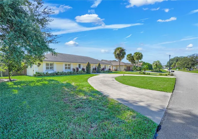 Photo 2 of Single family home for sale at 7606 Orange Tree Ln, Orlando, FL 32819 | MLS# O6452298 | Listing updated on 2026-10-28