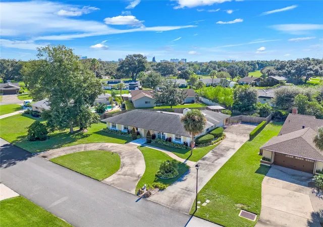 Photo 4 of Single family home for sale at 7606 Orange Tree Ln, Orlando, FL 32819 | MLS# O6452298 | Listing updated on 2026-10-28