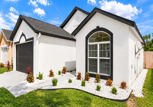 Photo 1 of Single family home for sale at 573 Short Pine Cir, Orlando, FL 32807 | MLS# O6452306 | Listing updated on 2026-10-29