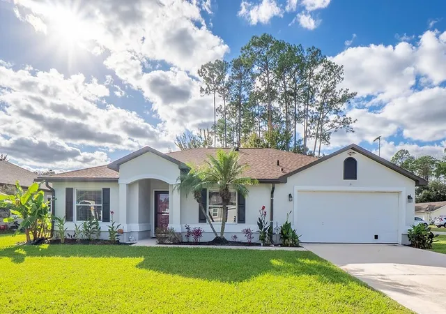 Photo 1 of Single family home for sale at 21 Emmons Ln, Palm Coast, FL 32164 | MLS# FC322334 | Listing updated on 2026-10-24