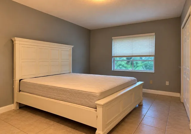 Photo 4 of Single family home for sale at 2711 Pioneer Rd, Orlando, FL 32808 | MLS# O6452313 | Listing updated on 2026-10-26