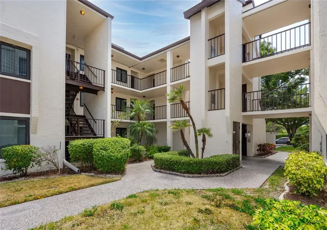 Condo for sale at 2207 Belleair Rd #B30, CLEARWATER, FL 33764 | MLS# TB8561000