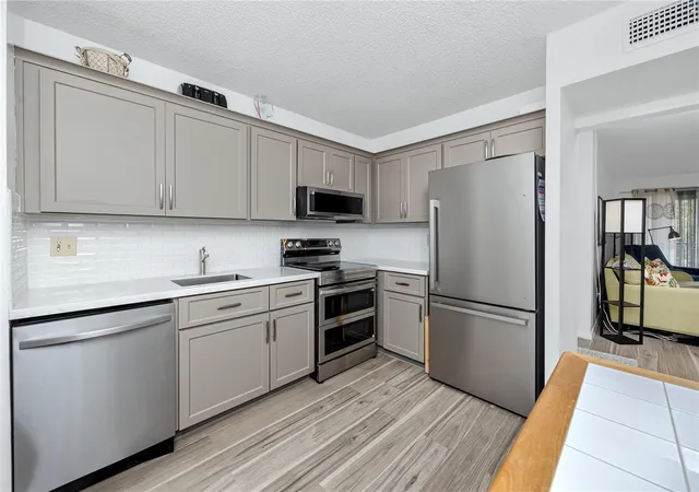 Photo 4 of Condo for sale at 2207 Belleair Rd #B30, Clearwater, FL 33764 | MLS# TB8561000 | Listing updated on 2026-10-26