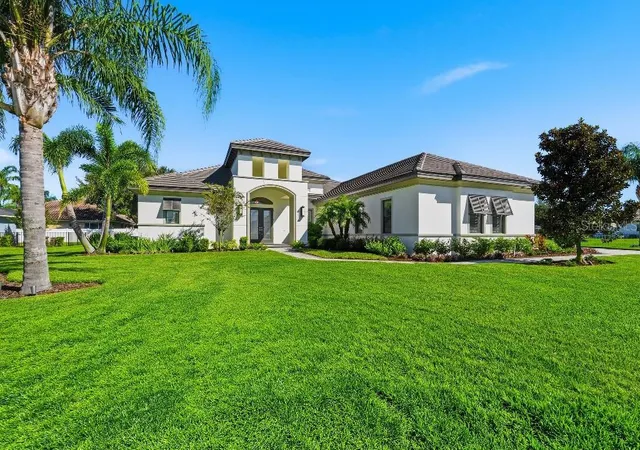 Photo 2 of Single family home for sale at 4462 Emerald Palms Ln, Winter Haven, FL 33884 | MLS# TB8561005 | Listing updated on 2026-10-29