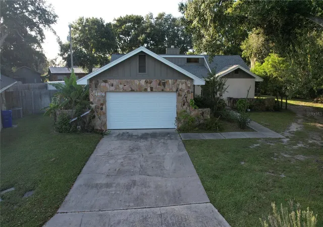 Single family home for sale at 4404 S Laurel Pointe Dr, LAKELAND, FL 33813 | MLS# S5160097