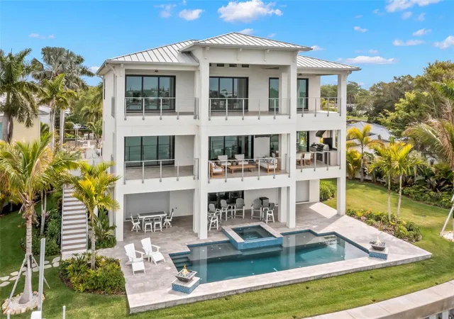 Photo 2 of Single family home for sale at 4598 Harbor Hills Dr, Largo, FL 33770 | MLS# TB8561007 | Listing updated on 2026-10-26