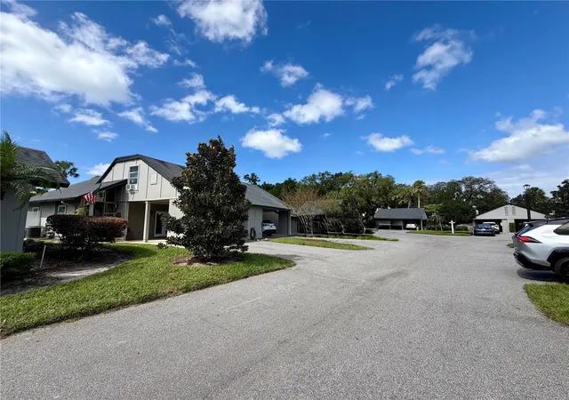 Photo 3 of Condo for sale at 898 Claydon Way, Altamonte Springs, FL 32701 | MLS# O6452332 | Listing updated on 2026-10-23
