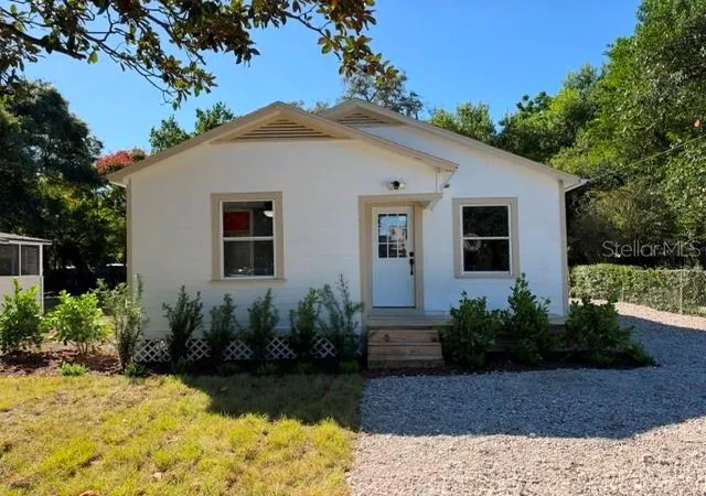 Photo 2 of House for sale at 2500 Raeford Rd, Orlando, FL 32806 | MLS# O6452333 | Listing updated on 2026-10-28