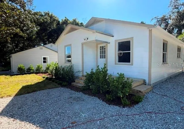 Photo 3 of House for sale at 2500 Raeford Rd, Orlando, FL 32806 | MLS# O6452333 | Listing updated on 2026-10-28