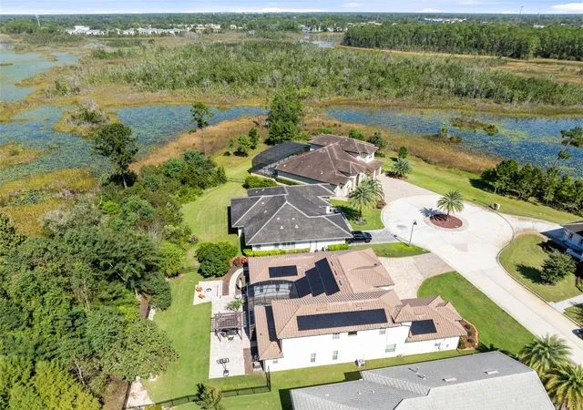 Photo 4 of Single family home for sale at 334 Peninsula Is Point, Longwood, FL 32750 | MLS# O6452336 | Listing updated on 2026-10-24