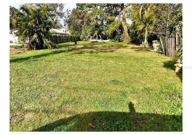 Photo 1 of Land for sale at 512 Pameto Rd, Nokomis, FL 34275 | MLS# TB8561022 | Listing updated on 2026-10-24