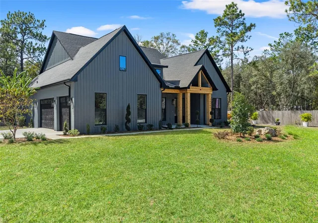 Photo 1 of Single family home for sale at 10077 Loretto St, Spring Hill, FL 34608 | MLS# TB8561025 | Listing updated on 2026-10-27