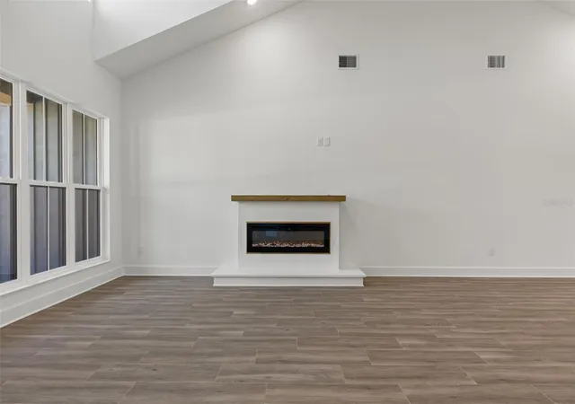 Photo 4 of Single family home for sale at 10077 Loretto St, Spring Hill, FL 34608 | MLS# TB8561025 | Listing updated on 2026-10-27