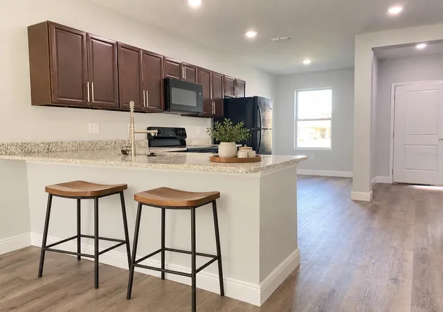 Photo 4 of House for sale at 363 Dundee Dr, Kissimmee, FL 34759 | MLS# S5160101 | Listing updated on 2026-10-28