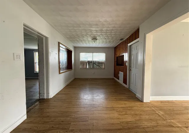 Photo 2 of Single family home for sale at 5528 20th Street W, Bradenton, FL 34207 | MLS# A4710674 | Listing updated on 2026-10-30