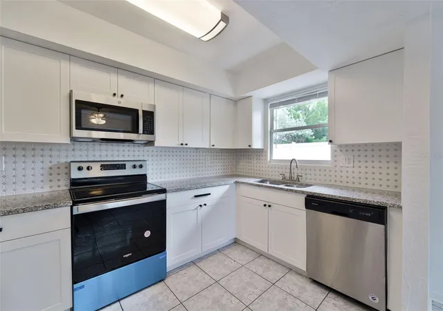 Photo 4 of House for sale at 3517 Sherwood Dr, Largo, FL 33771 | MLS# TB8561035 | Listing updated on 2026-10-24