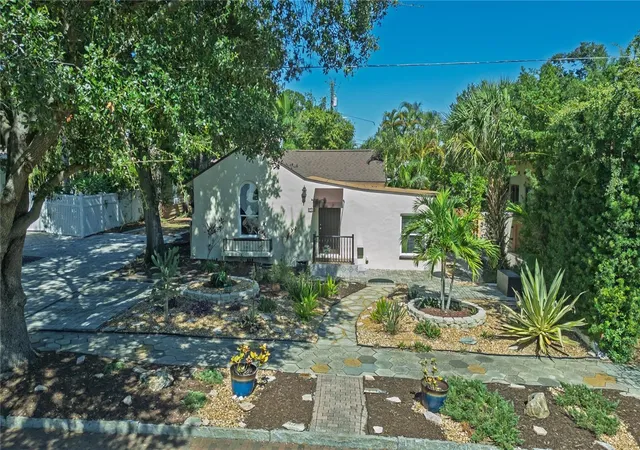 Photo 3 of Single family home for sale at 767 17th Avenue N, Saint Petersburg, FL 33704 | MLS# TB8561044 | Listing updated on 2026-10-24
